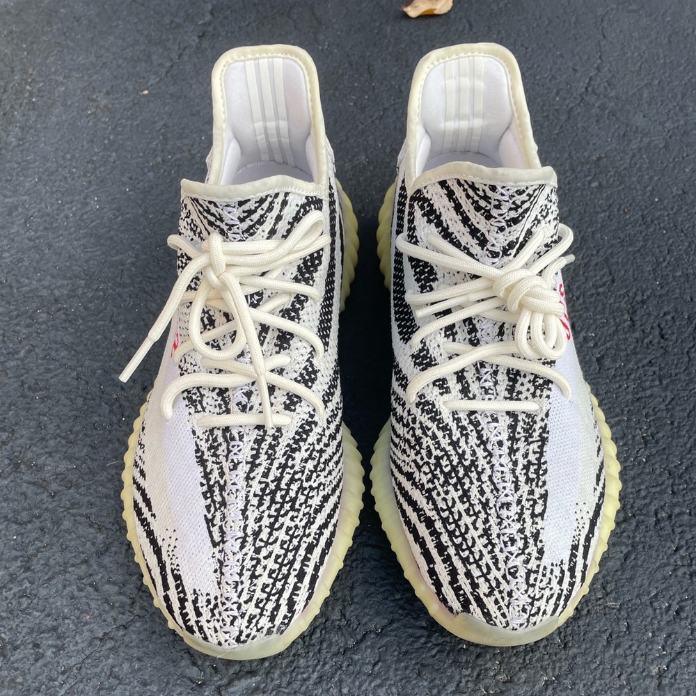 adidas Yeezy Boost 350 V2. Zebra